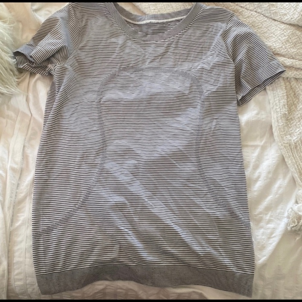 Lululemon relaxed swifty tech top
